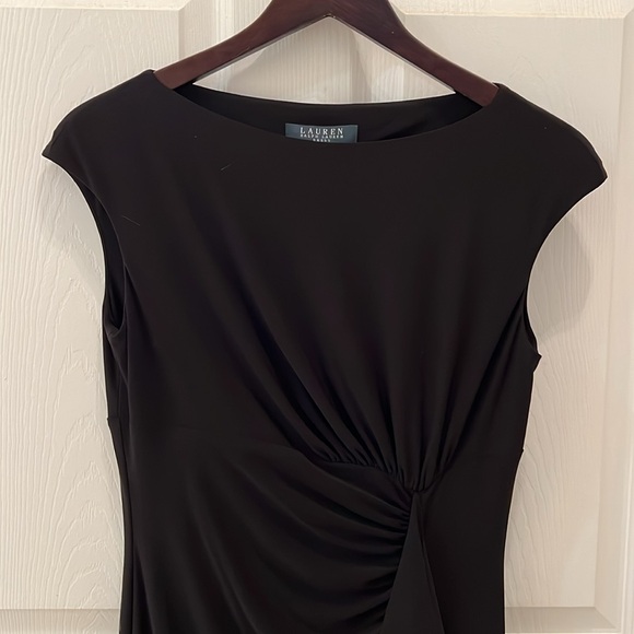 Women’s Ralph Lauren Black Sleeveless Sz 6 Twist Front rouged Stretch Sheath drs - Picture 1 of 9